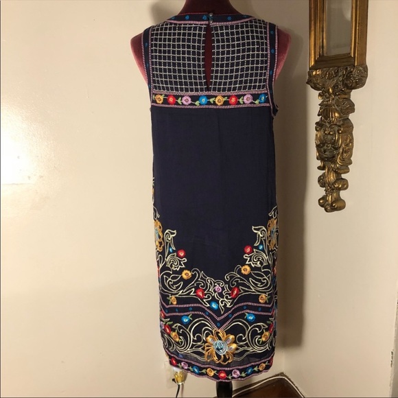 Stunning Maeve navy embroidered Anthropologie NWOT - Picture 3 of 8